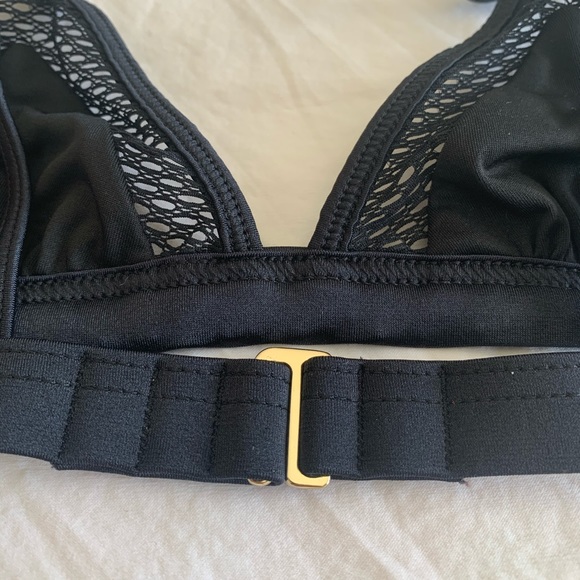 🛍VICTORIA’S SECRET Triangle Mesh Bikini Top - Picture 2 of 3